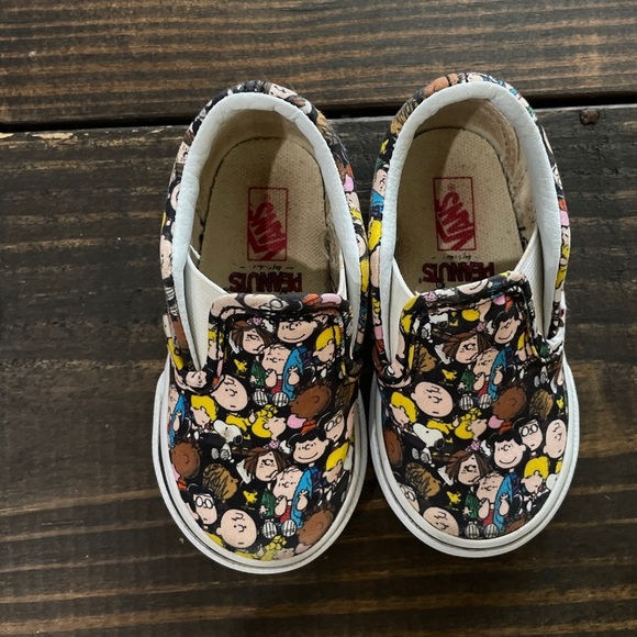 Vans Peanuts The Gang Black Skateboard Classic Slip On Toddler Kids SZ 4.5 - Picture 4 of 4